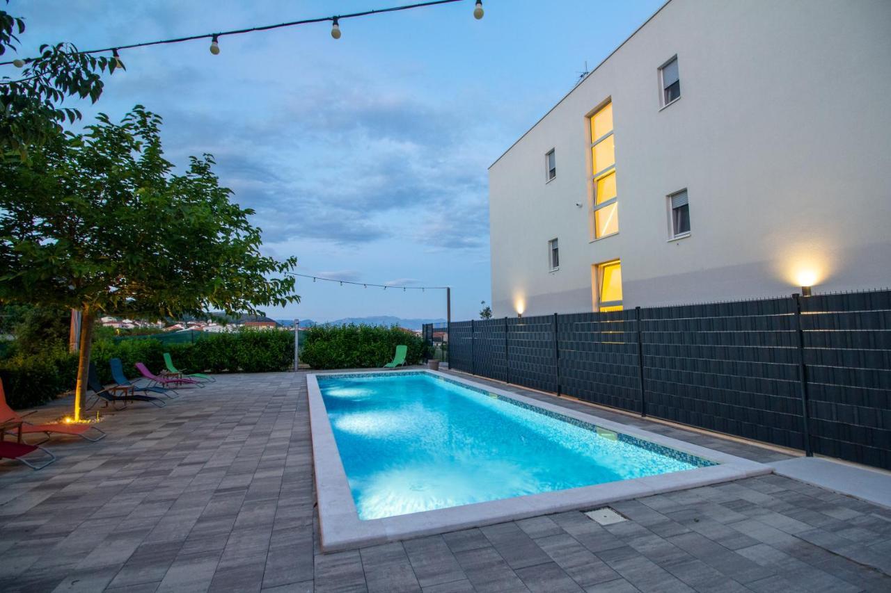 Bulli Croatia Hotel Donji Seget Exterior foto