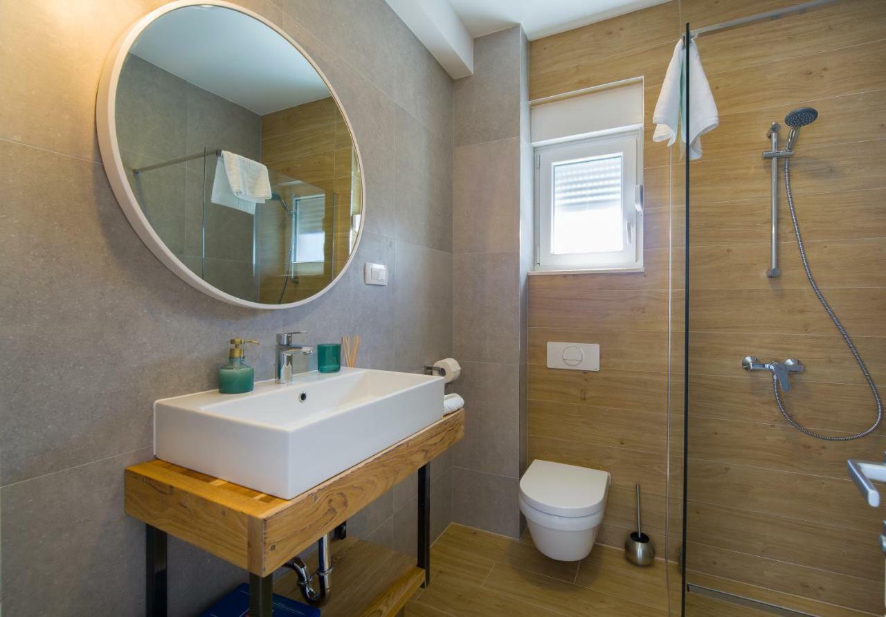 Bulli Croatia Hotel Donji Seget Exterior foto